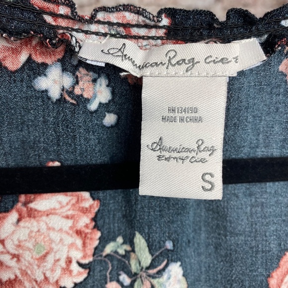 American Rag Womenʻs Black Floral Long Sleeve Blouse Small - Picture 3 of 7